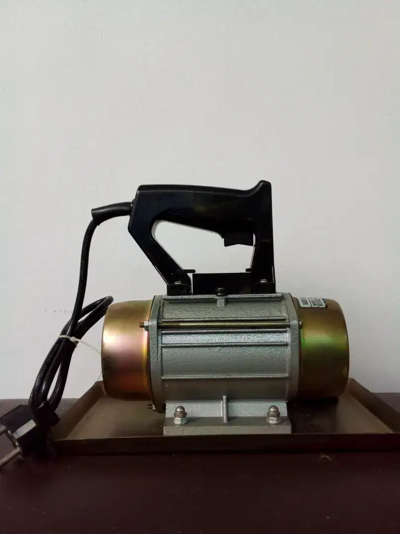 Mesin trowel bergetar listrik