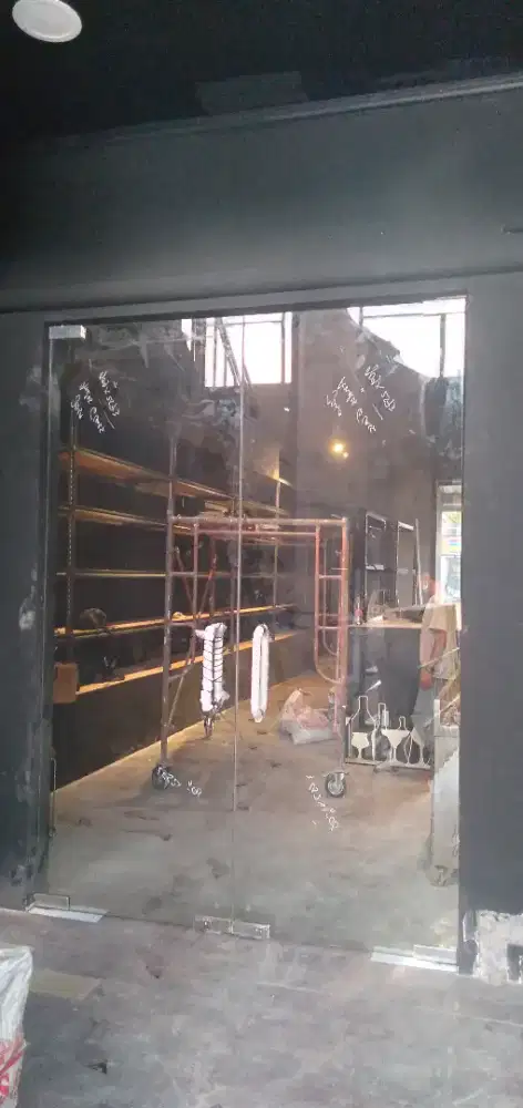 Pintu kaca dobel floorhinge