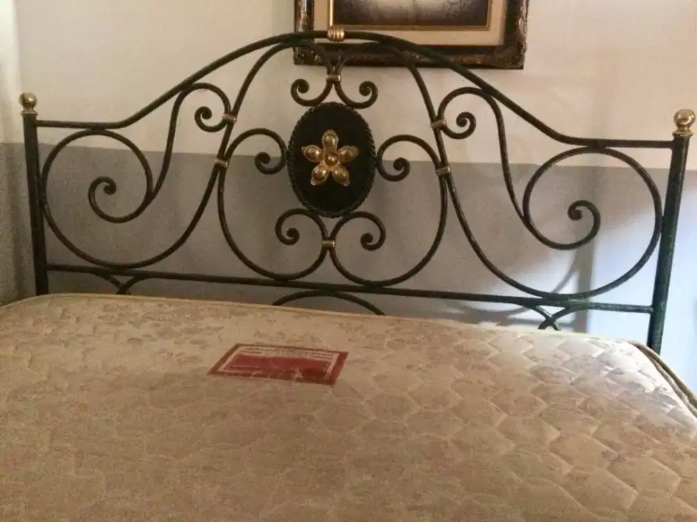 Dijual tempat tidur baja ukuran 160 x 200 cm