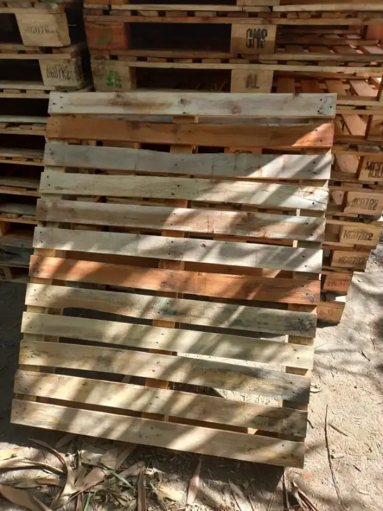 Palet Kayu Bekas Pakai 100x120cm
