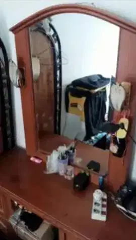 For immediate sale -Meja rias jati tolet bagus untuk pengiriman gratis