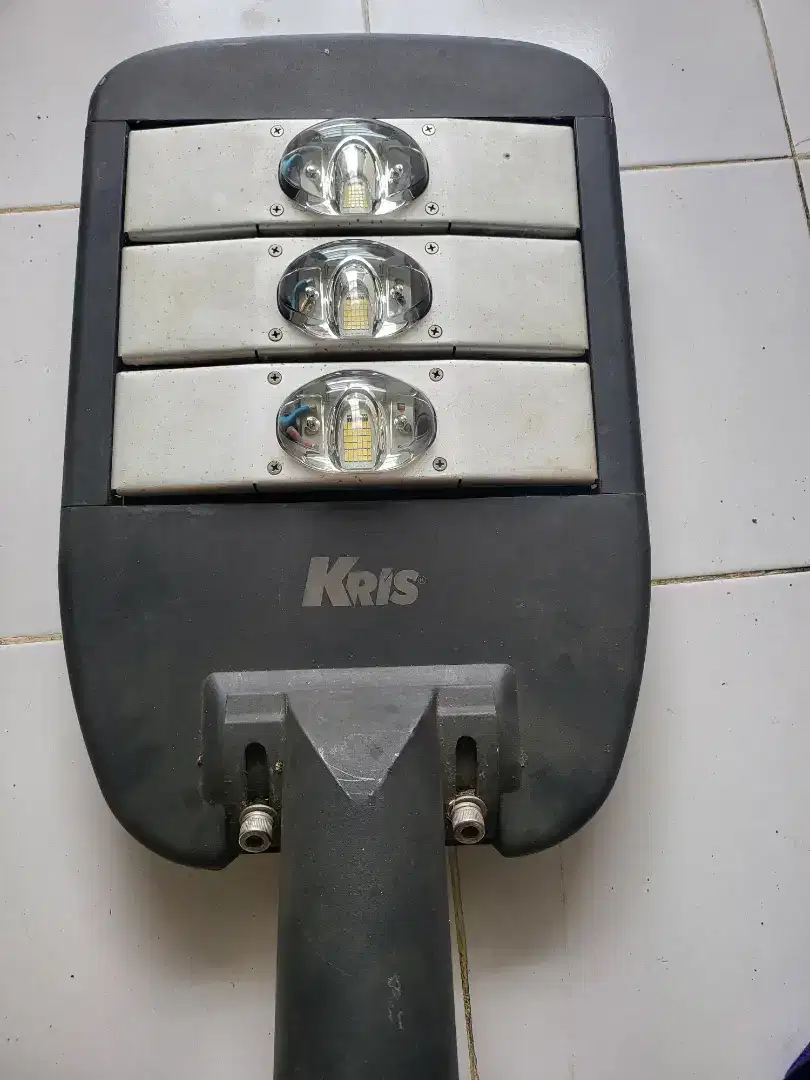 Kris LAMPU JALAN LED 3 x 30w 5700k