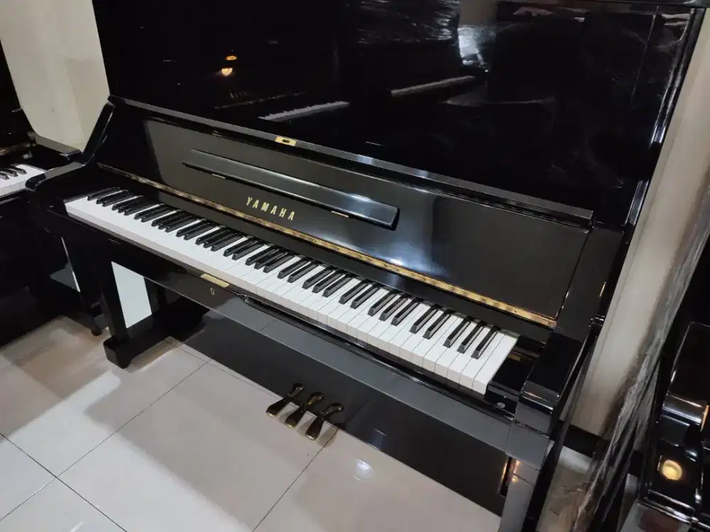 Piano yamaha UX
