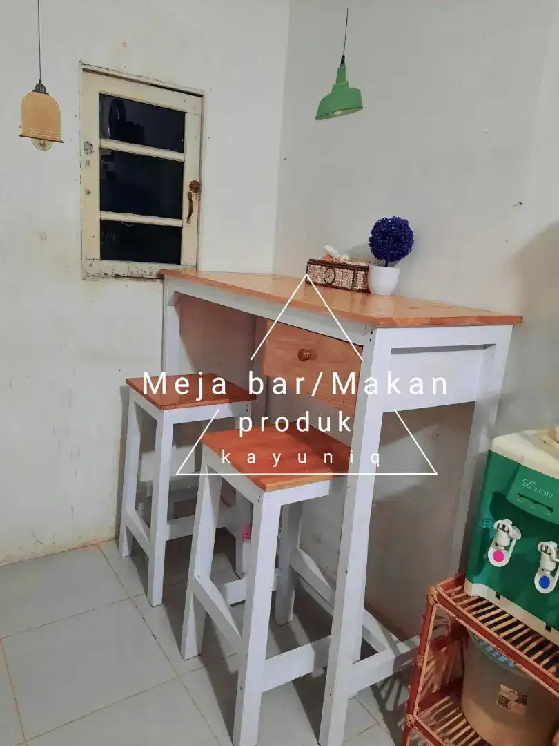 Set meja makan bar bahan kayu sungkai