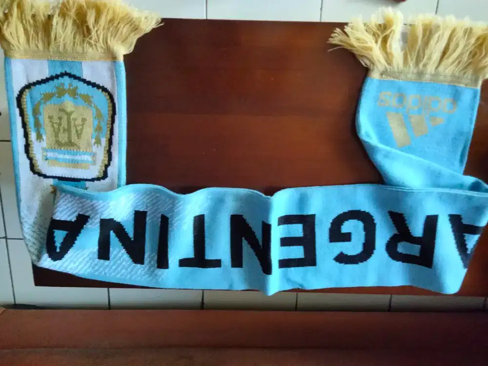 Syal atau scarf timnas Argentina merk Adidas ORI