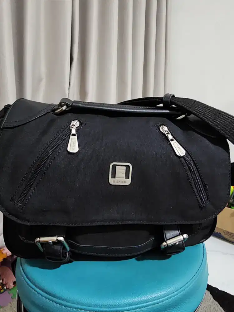 Dijual tas merek ELIZABETH