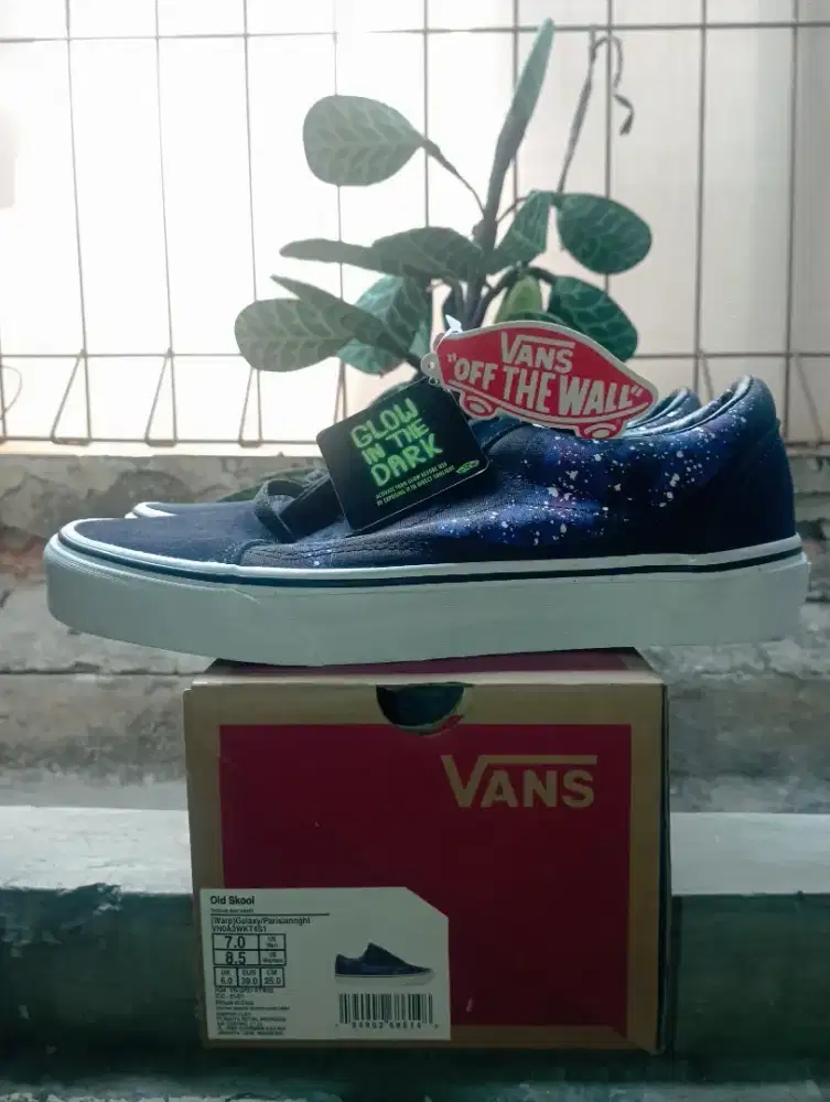 Gambar sepatu vans clearance galaxy