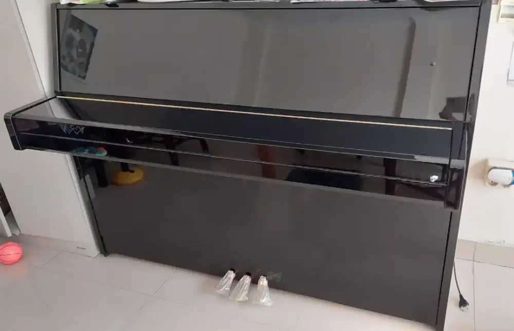 Piano Yamaha JU109 PE