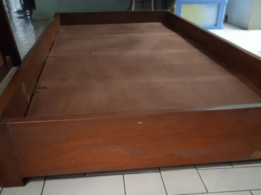 Dipan Ranjang sorong Kayu jati kuno antik kondisi baik mulus