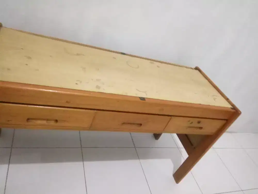 Jual aja meja serba guna kondisi masih bagus minat wa aja