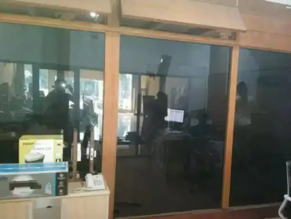 Stiker kaca film 80% persentase kegelapan serta stiker Sanblas