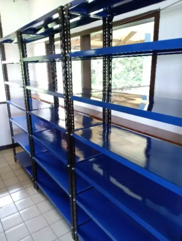 Rak besi siku lubang 5 sekat