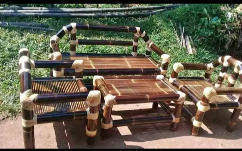 JuaL kursi bambu hitam