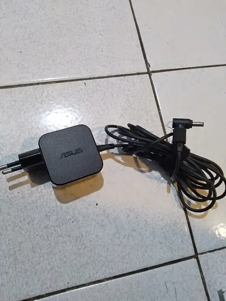 Asus adaptor ADP-33AW Z