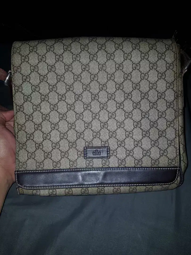 Gucci GG Supreme Messenger Bag Authen