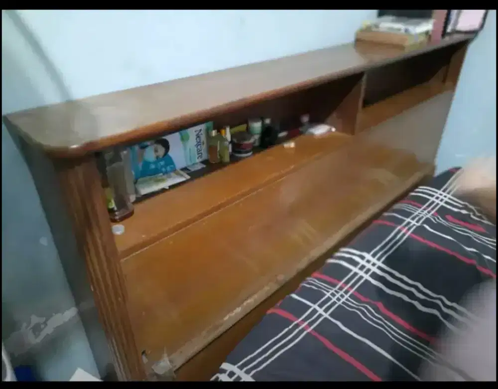 Tempat tidur Kayu Jati