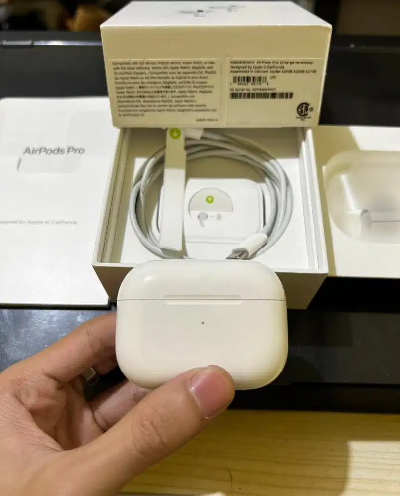 airpods pro gen 2 case only with box original masih garansi panjang