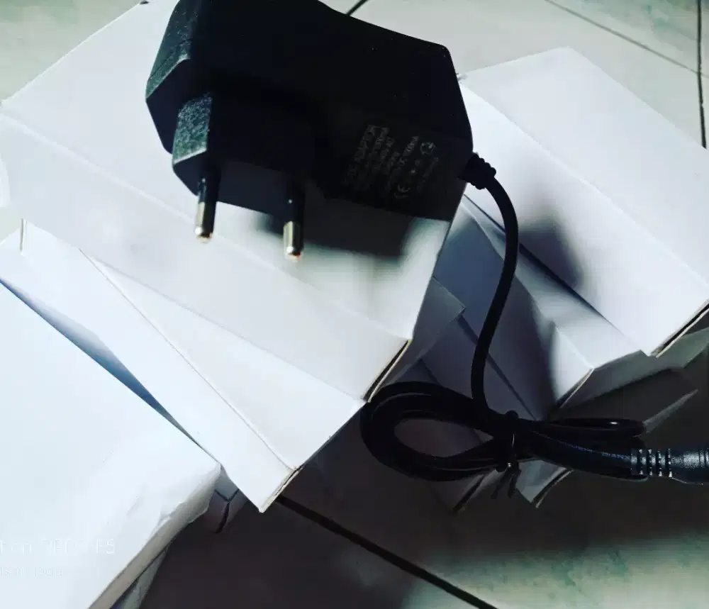 Adaptor 12v 1 ampere cctv