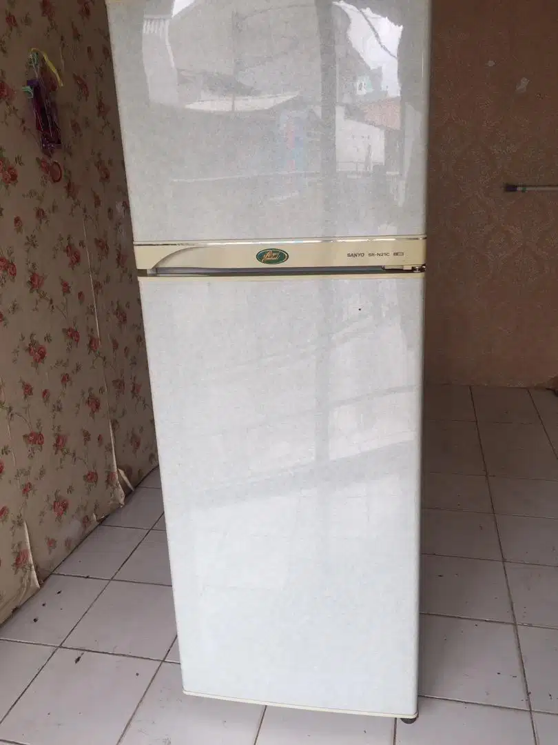 KULKAS 2 PINTU SANYO SR - N21C GA DINGIN