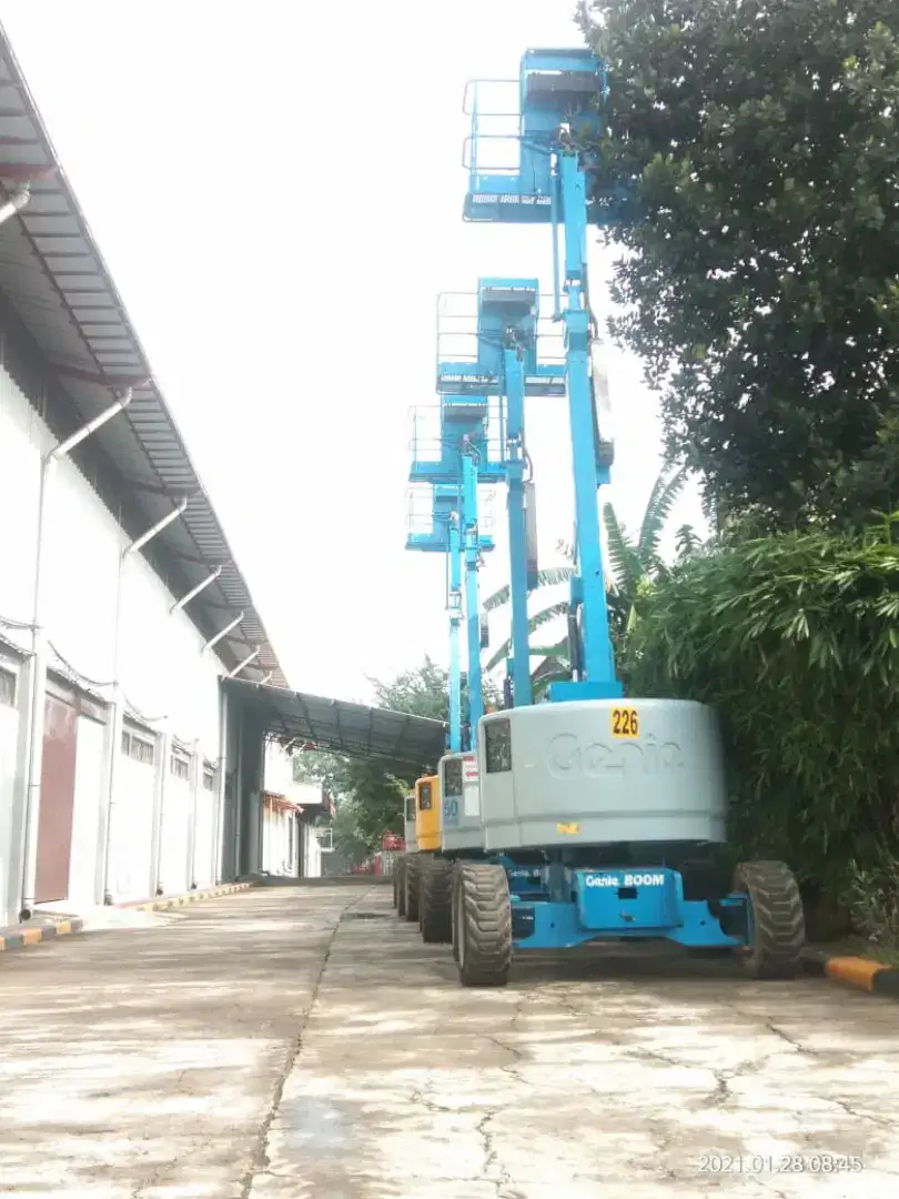 Boom Lift 25m Surabaya-Mojokerto-Pasuruan-Malang-Kediri-Gresik