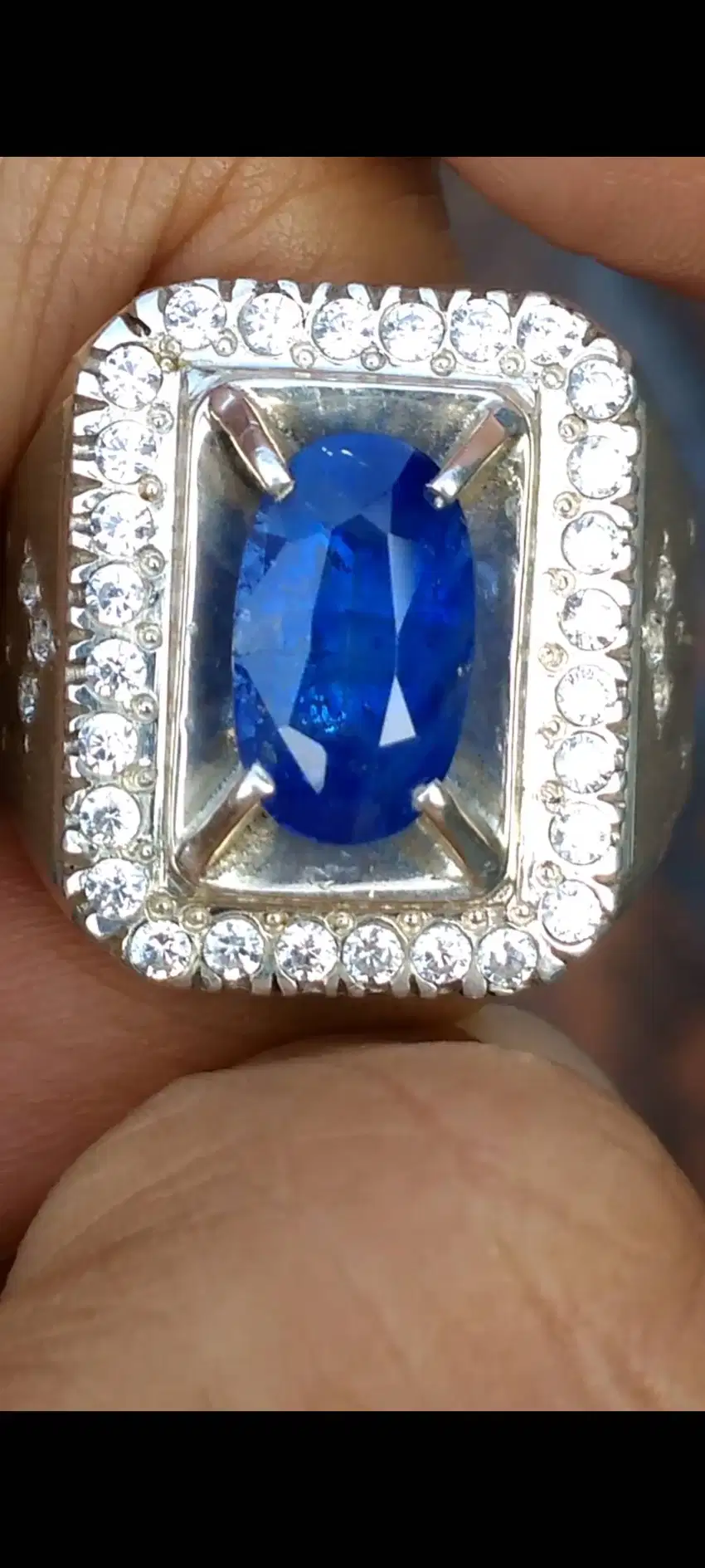 royal blue safir cating srilanka full kristal