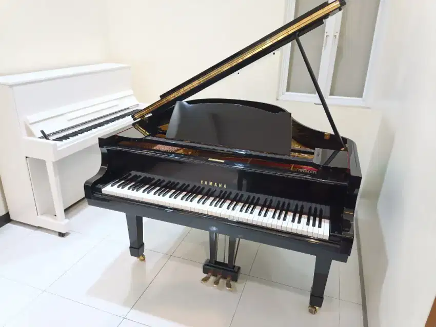 Grand piano Yamaha