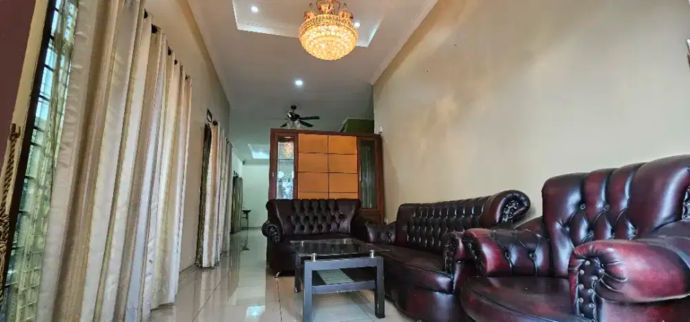 Disewakan Rumah Nyaman 2Lt 6Kamar Furnish