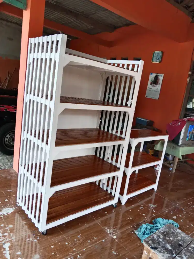 Rak kayu bisa custom