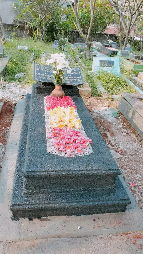 BATU NISAN MAKAM