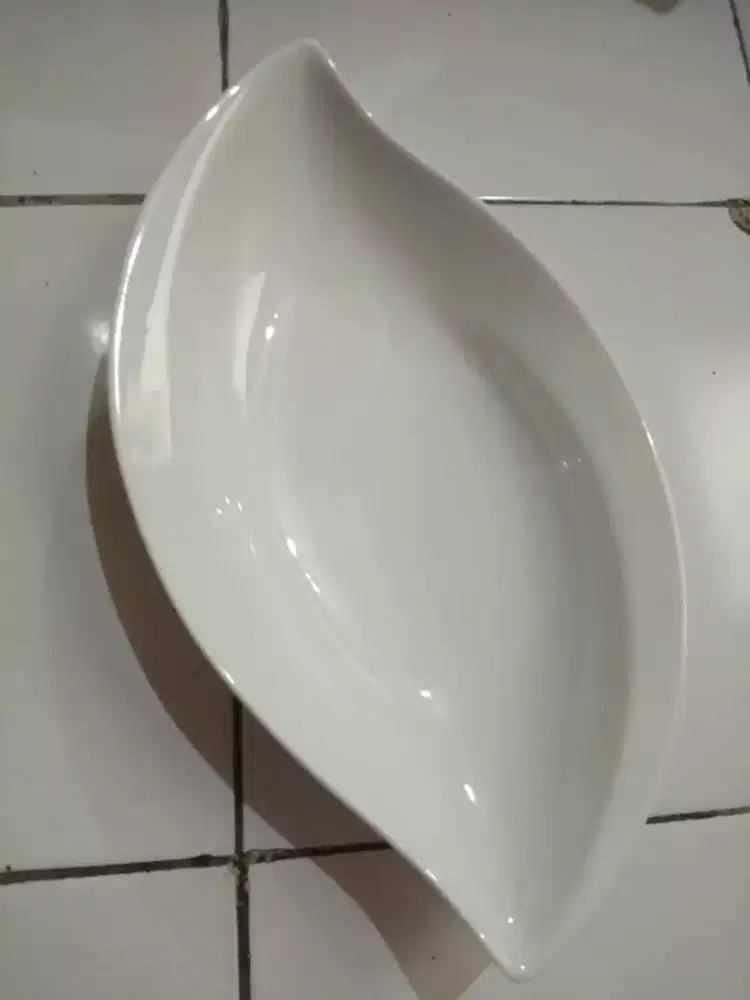 Piring hias  bahan tebal