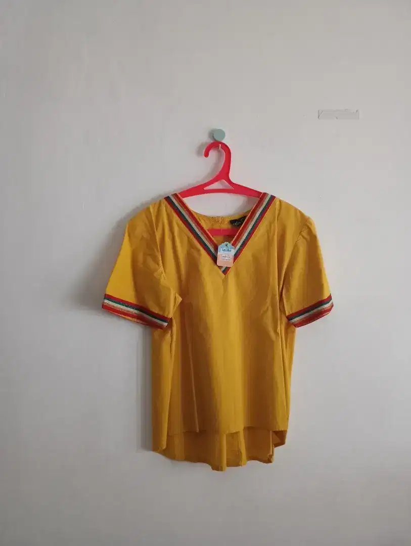 Blouse baju wanita kuning