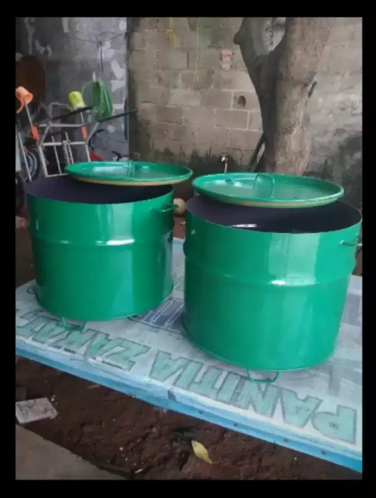 Tempat Sampah + Tutup, Bahan Drum Kaleng