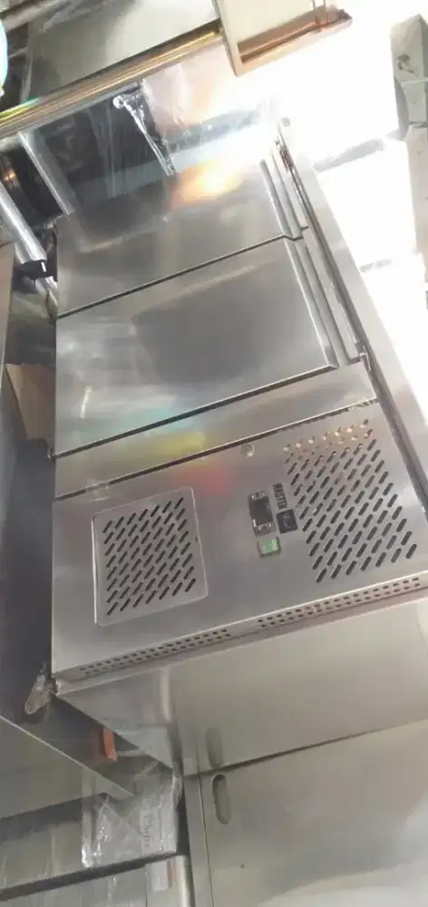 Undercouter chiller merek master coll siap pakai