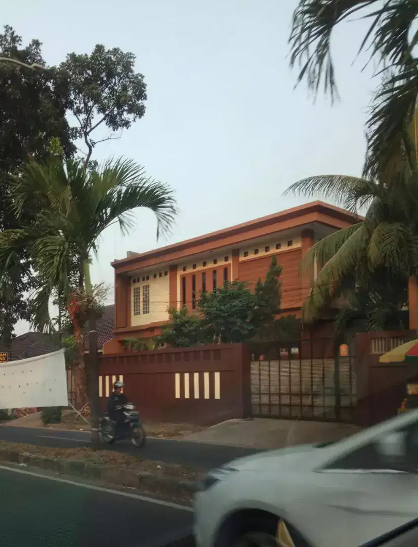 jual rmh u/usaha di BSD serpong tangsel, di jln raya blvd-ijin  usaha
