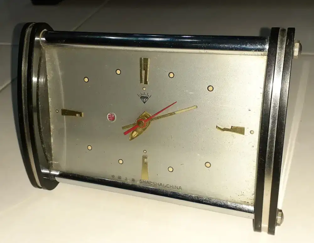 Jam wekker/ jam meja jadul antik hidup