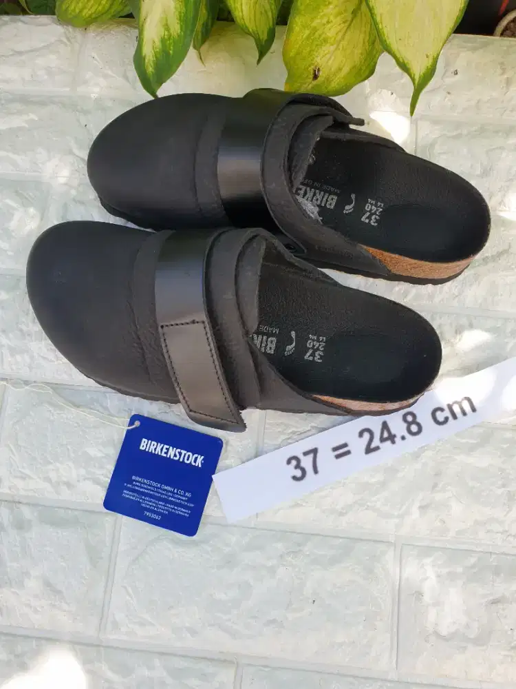 BIRKENSTOCK  NO  37  ORI BARU