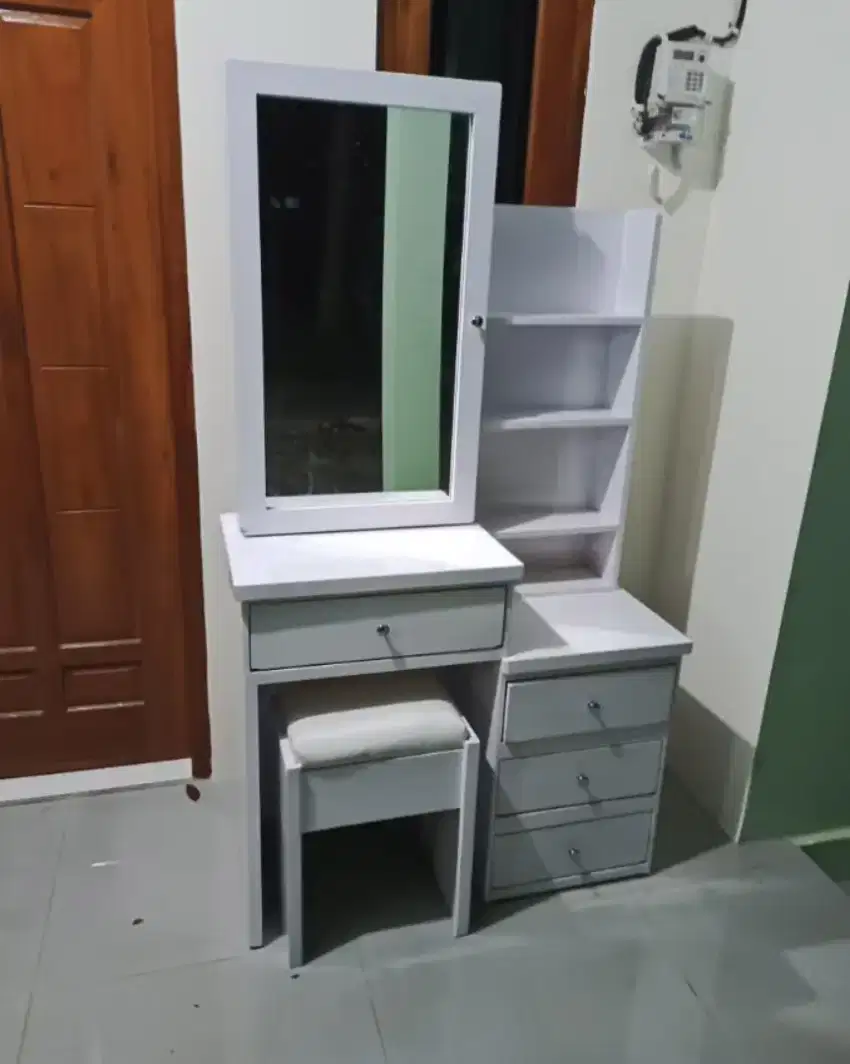 Meja Rias Murah / Meja Rias Minimalis / Vanity / Vanity mirror