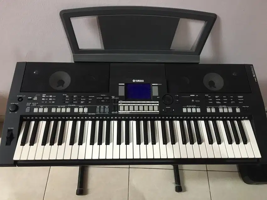 Yamaha Keyboard  PSR- S550 second