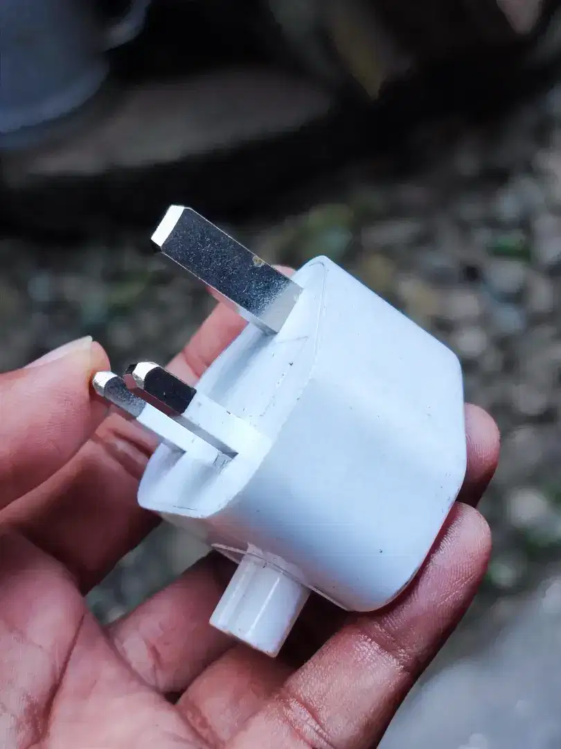 Colokan Steker Kaki 3 Original MagSafe