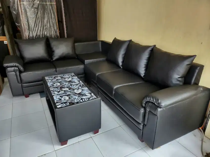 Sofa L Pojok Ruang Tamu beluci warna hitam bonus bantal 5 besar