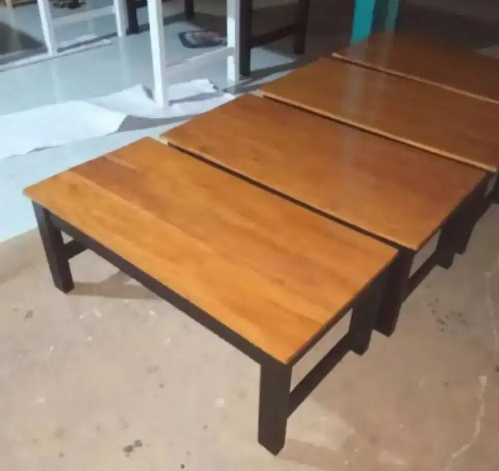 Meja lesehan berbagai ukuran