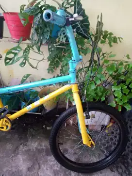 Sepeda BMX anak