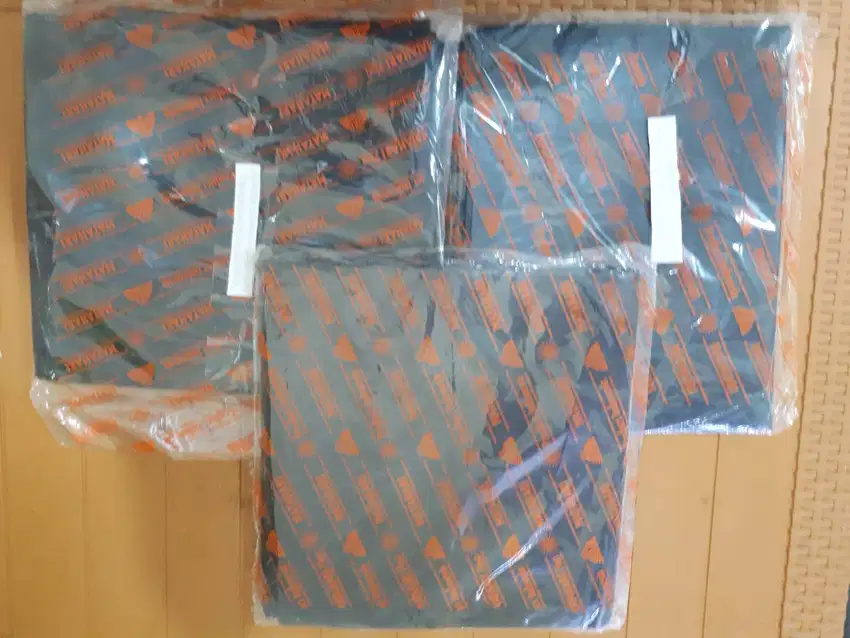 Plastik sampah hitam besar