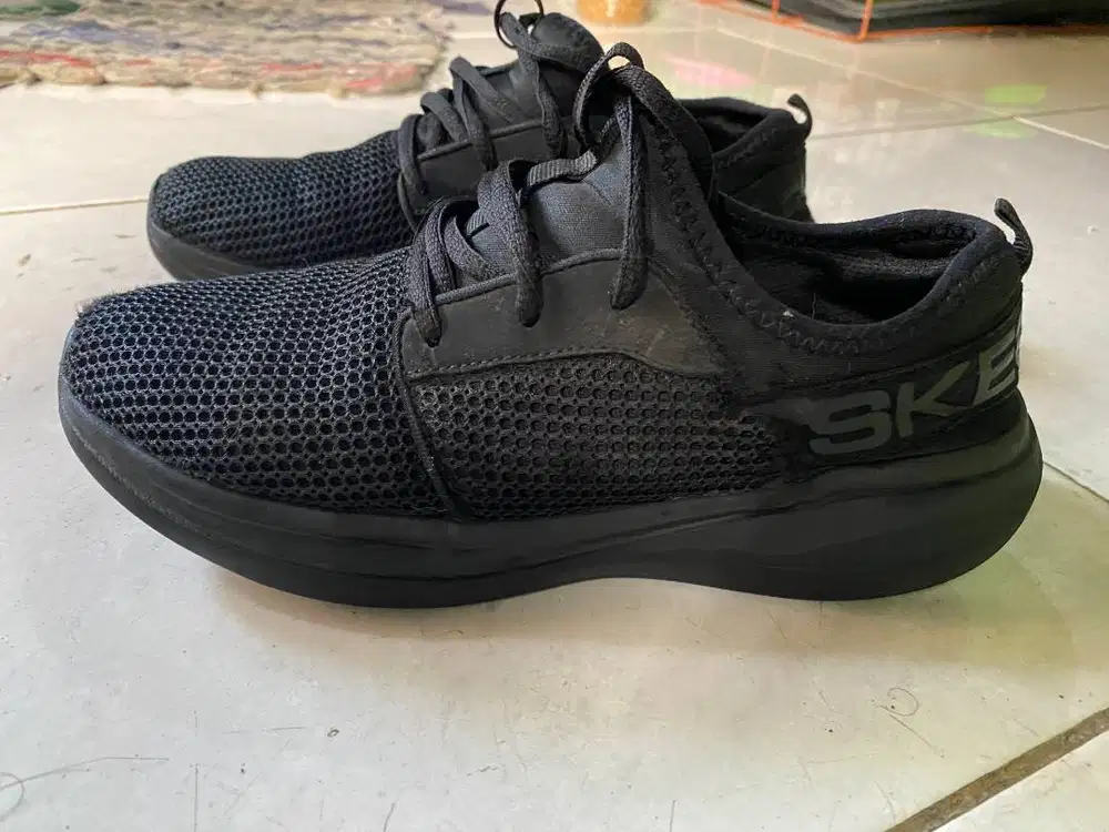 Sepatu skechers kids 37