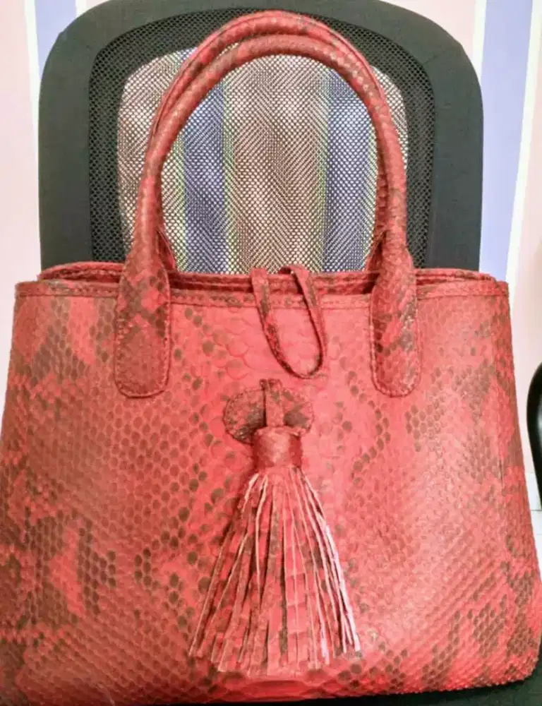 Tas Wanita Merah Kulit Asli