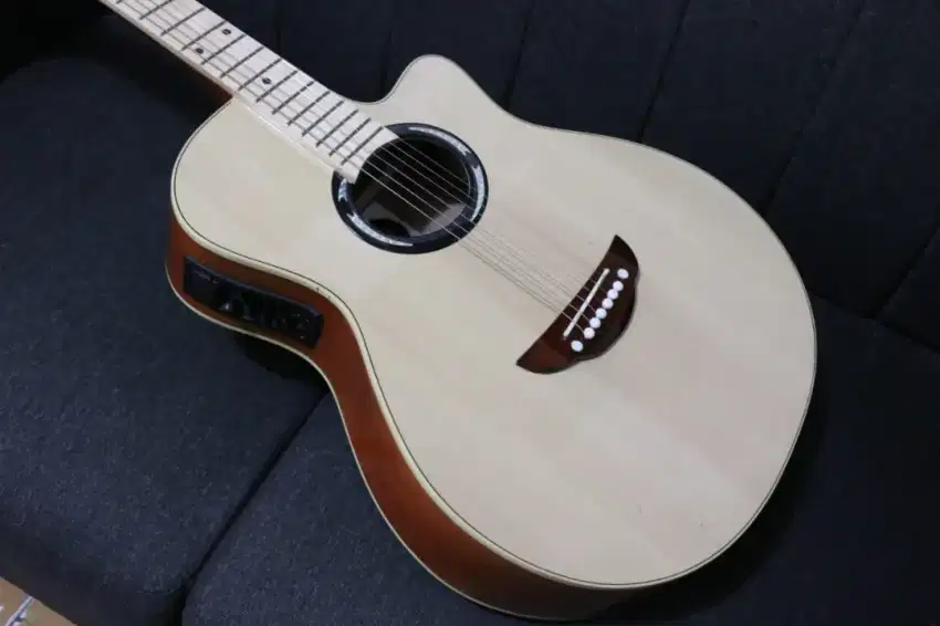 Gitar akustik elektrik siap pakai neck empuk
