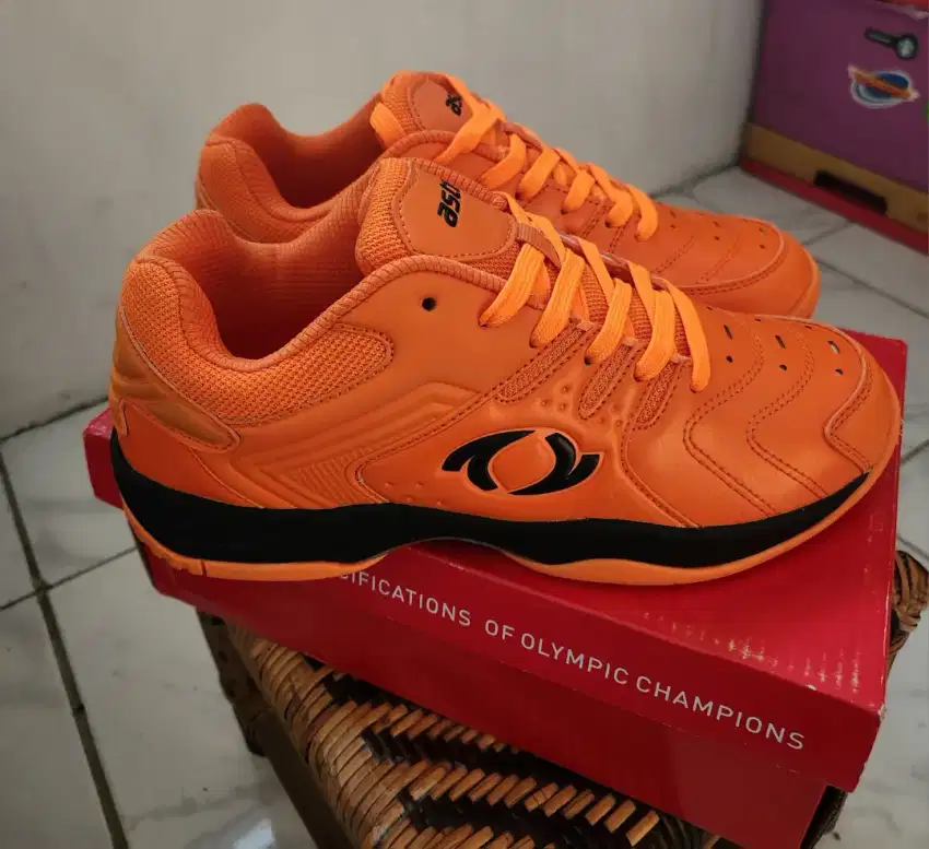 Astec shoes orange