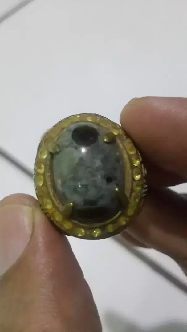 Cincin akik menawan