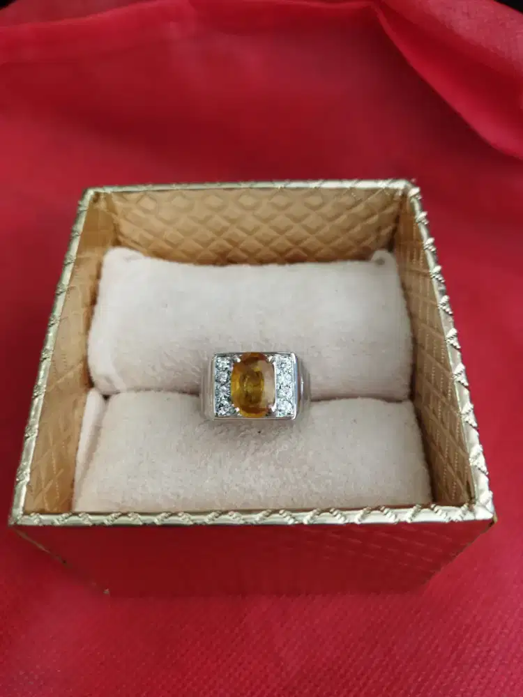 Cincin Eropa Pria Berlian Yellow Sapphire Kecil Afrika Kode 024