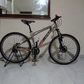 GT Avalanche all terra 2.0